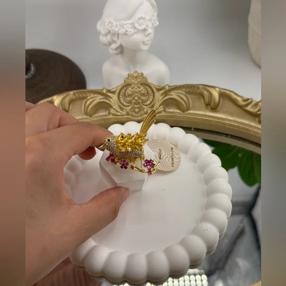 Gold Bird Statement Ring – Crystal & Ruby Red Accents 🐦✨ - Picture 5 of 13